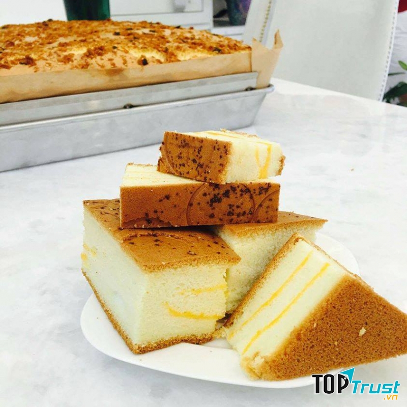 Bánh được làm từ bột mì organic kiềm tinh bột và sử dụng đường low carb