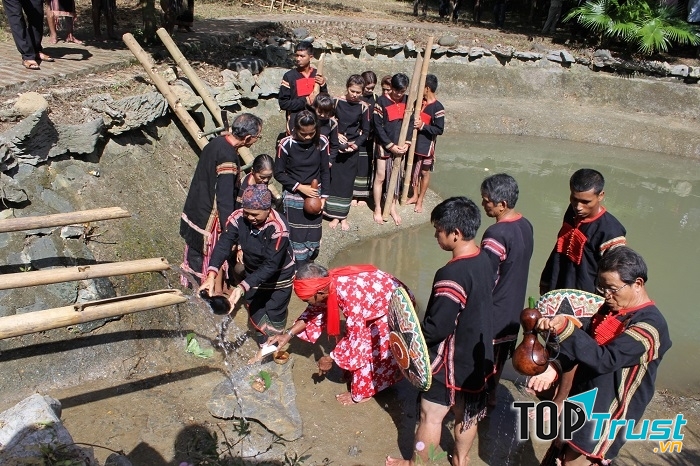 Lễ cúng bến nước