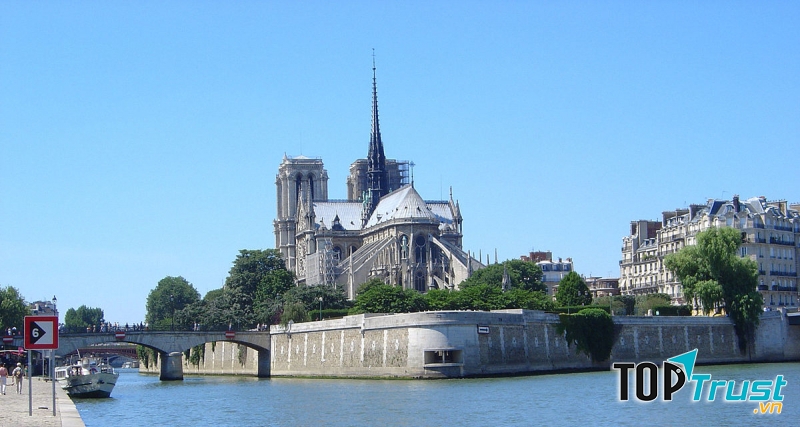 Nhà thờ Đức Bà Paris