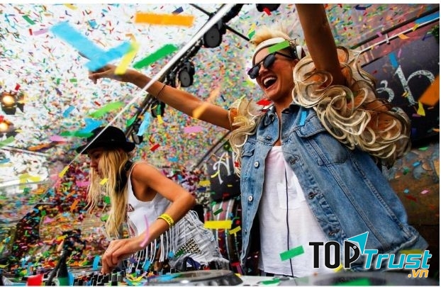 Tomorrowland lấy dòng nhạc Electronic Dance làm chủ đạo