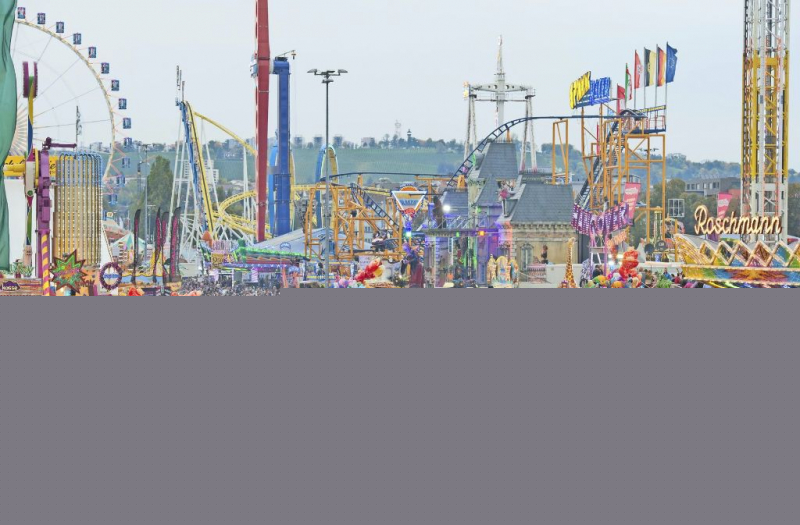 Lễ hội bia Cannstatter Volkfest ở Stuttgart (Đức)