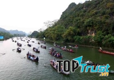 Lễ hội chùa Hương ở Hương Sơn, Hà Nội