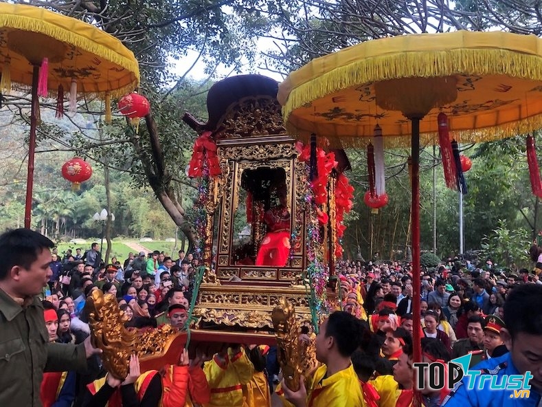 Lễ hội Đền Gióng