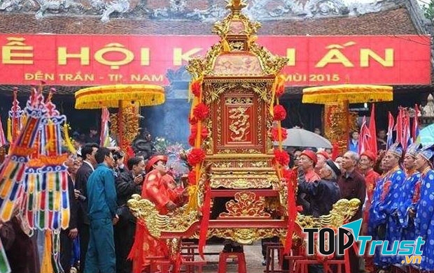Lễ hội khai ấn đền Trần