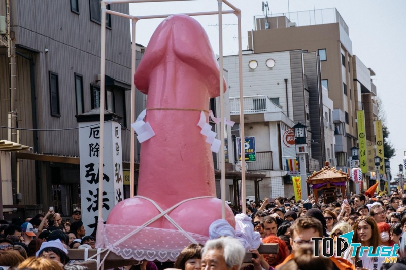 Lễ hội Dương vật thép (Kanamara Matsuri)