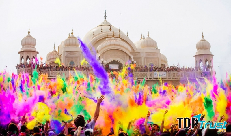 Lễ hội màu sắc Holi là một lễ hội màu sắc truyền thống quan trọng của đất nước Ấn Độ