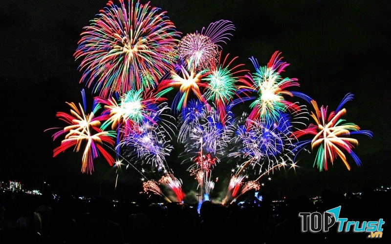Lễ hội pháo hoa quốc tế diễn ra tại Đà Nẵng được rất nhiều người dân và du khách thưởng thức
