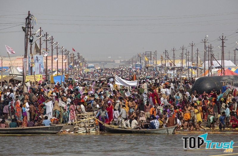 Lễ hội tắm chung Kumbh Mela