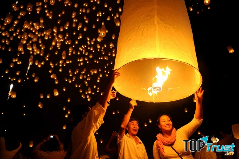 Lễ hội thả đèn trời Yi Peng, Thái Lan