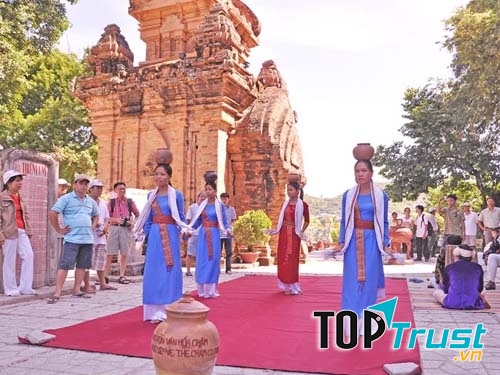 Lễ hội Tháp Bà Ponagar tại tỉnh  Khánh Hòa