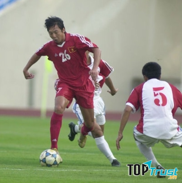 Thể hình cao lớn cùng khả năng chọn vị trí cực tốt là những điểm mạnh của Huỳnh Đức.