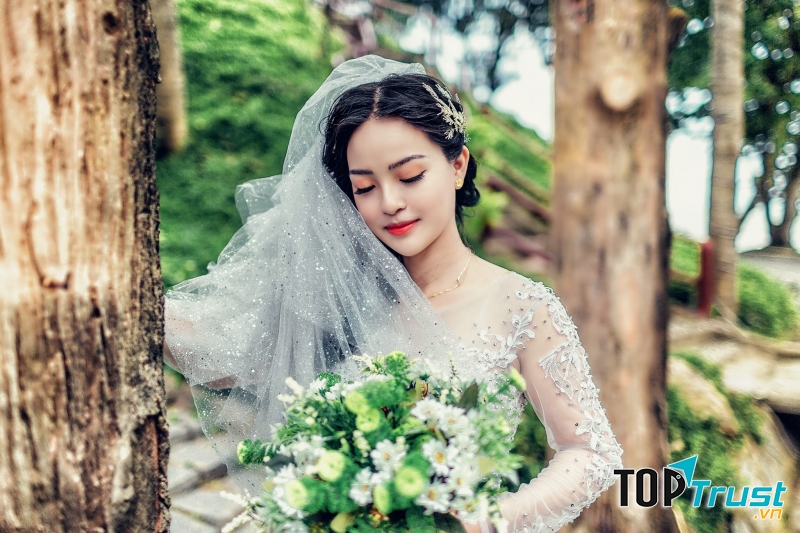 Lê Ngọc Tú Nhi Make Up (Nhi Suri Studio)