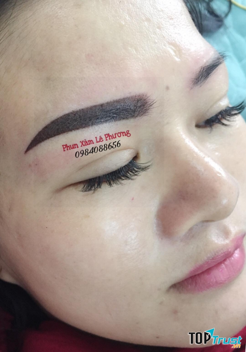 Lê Phương phun xăm thẩm mỹ