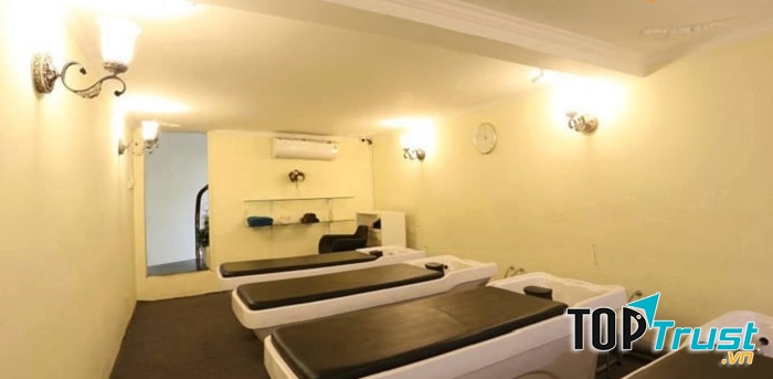 Khu vực gội đầu được trang bị đầy đủ, sạch sẽ