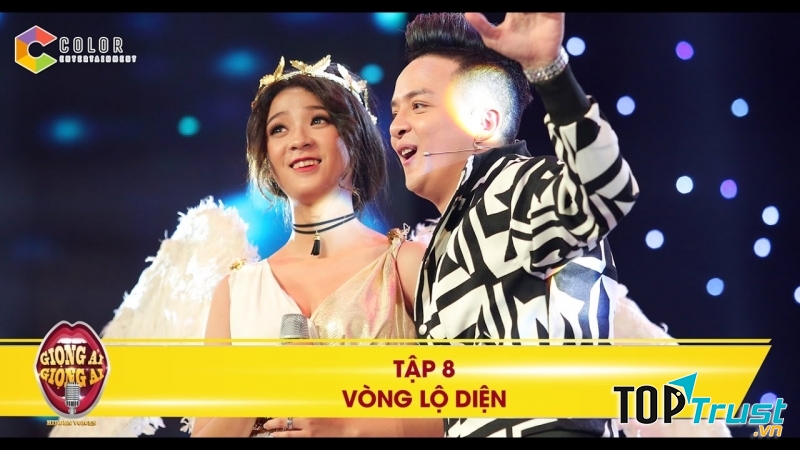 Hình ảnh Cao Thái Sơn cùng thí sinh trên sân khấu