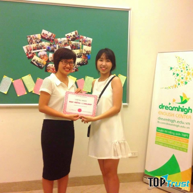 Cô Thuý Hồng có phương pháp giảng dạy sinh động, hấp dẫn, nhiệt tình và thu hút