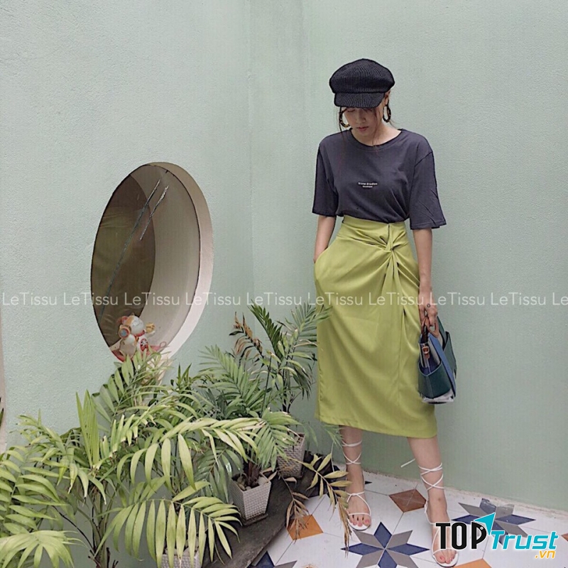 Được thiết kế theo style Hàn xẻng năng đông, với các gam màu trung tính cực tây trông bạn sẽ thật nổi bật trong các bộ quần áo như được thiết kế ra dành riêng cho bạn vậy