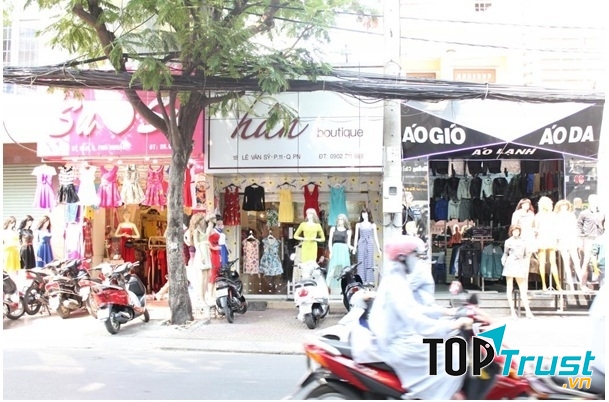 Lê Văn Sỹ cũng là một trong những con đường mua sắm nổi tiếng Sài Gòn