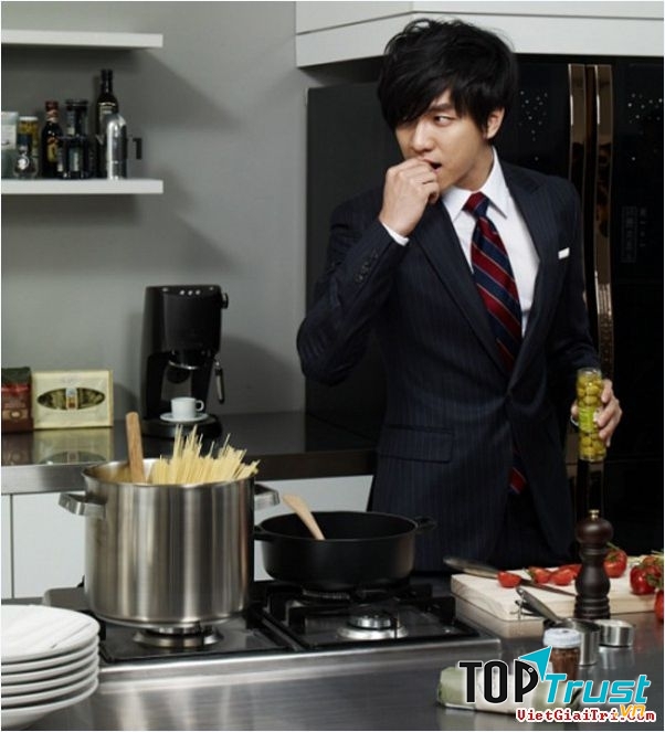 Lee Seung Gi trong phòng bếp