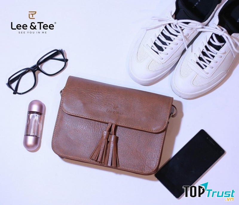 Tại Lee&Tee, mẫu túi xách như trong hình có giá: 365.000 VNĐ