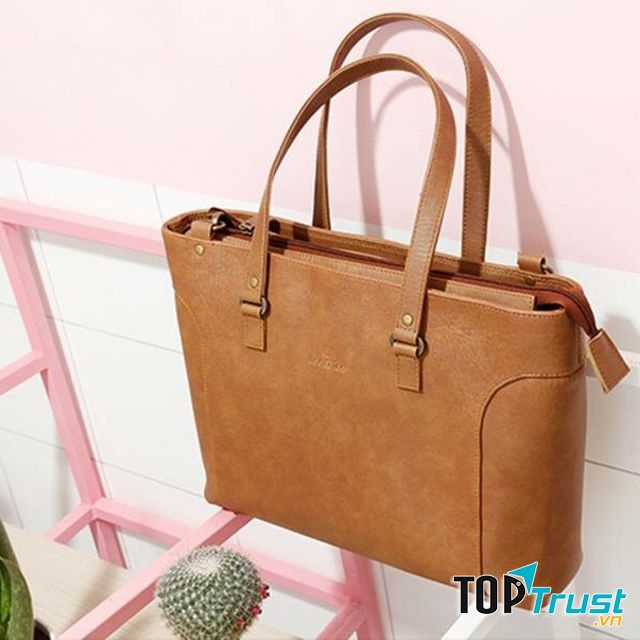 Lee&Tee là cái tên đã quá quen thuộc với những ai ghiền đồ da giá hợp lý