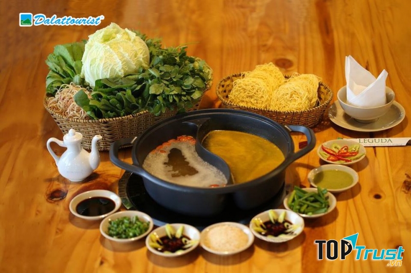 Đến LÉGUDA quý khách được ăn thỏa thích lẩu cùng các loại rau Đà Lạt đặc trưng, tươi ngon, vệ sinh không vùng nào có được