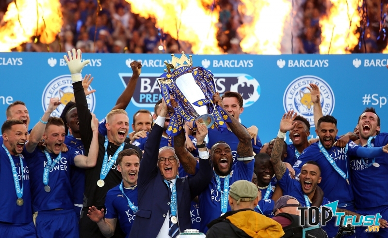 Leicester City nâng cao chức vô địch Premier League mùa giải 2015/16