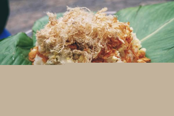 Hương vị xôi dẻo, thơm cùng với đồ ăn kèm đậm đà