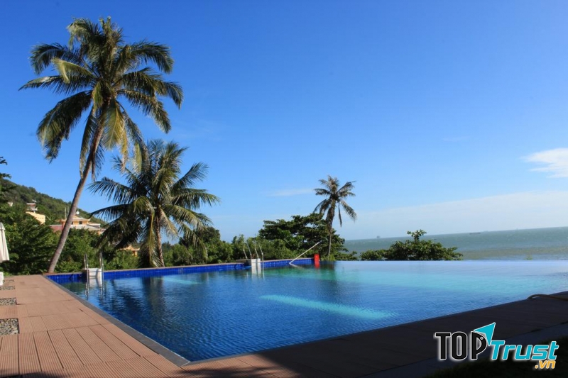 Không gian hướng thủy của Léman Cap Resort & Spa.
