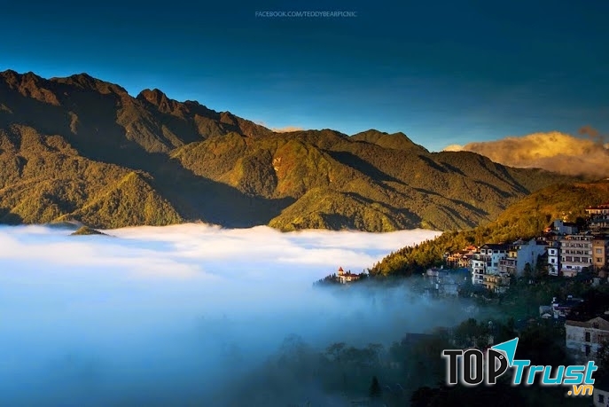 Bình minh ở thị trấn mù sương