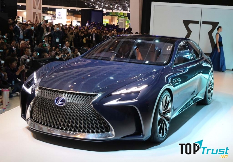 Lexus LS 500 có ngoại hình cực kỳ ấn tượng