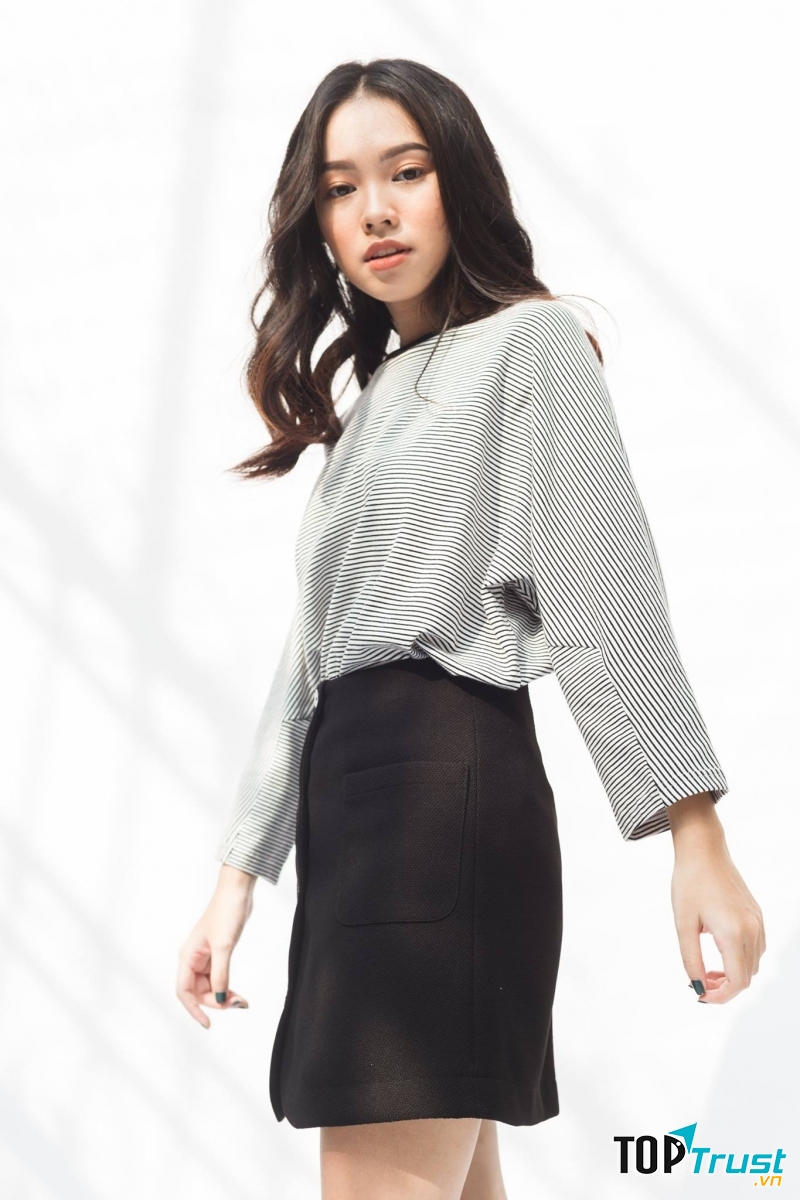 Bộ phối này thích hợp cho cả đi chơi và làm việc văn phòng