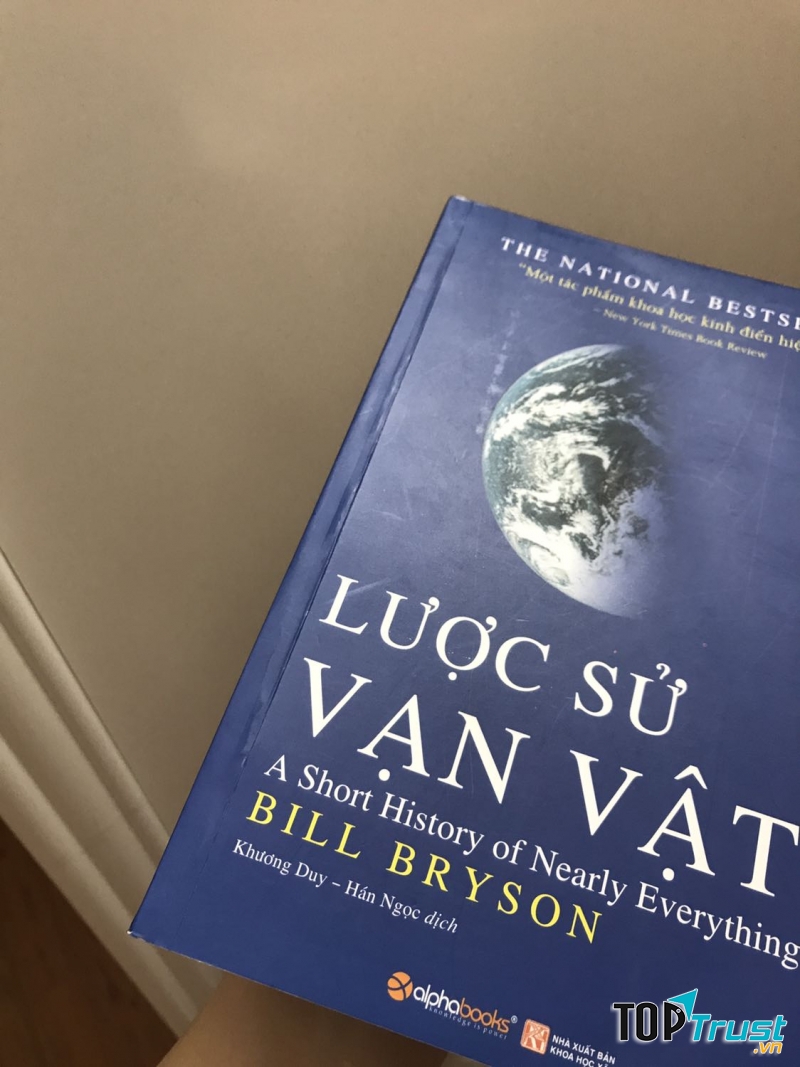 Cuốn sách Lịch sử vạn vật