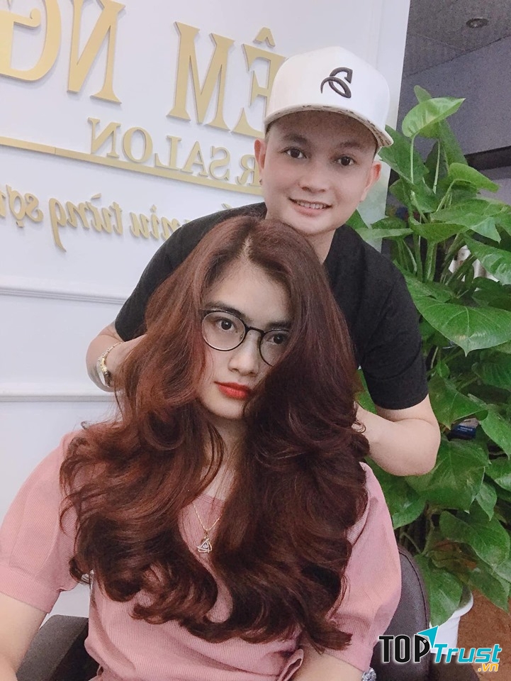 Salon Liêm Nguyễn tạo được niềm tin và xây dựng thương hiệu cho chính mình bởi chất lượng dịch vụ hoàn hảo cùng một cung cách phục vụ trên cả tuyệt vời.