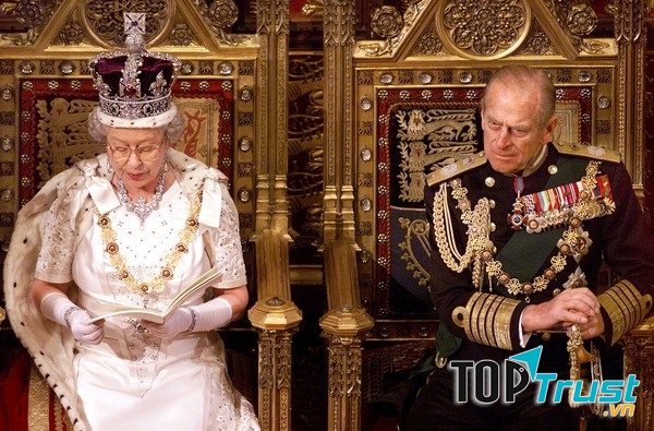 Nữ hoàng Elizabeth II và Hoàng thân Philip