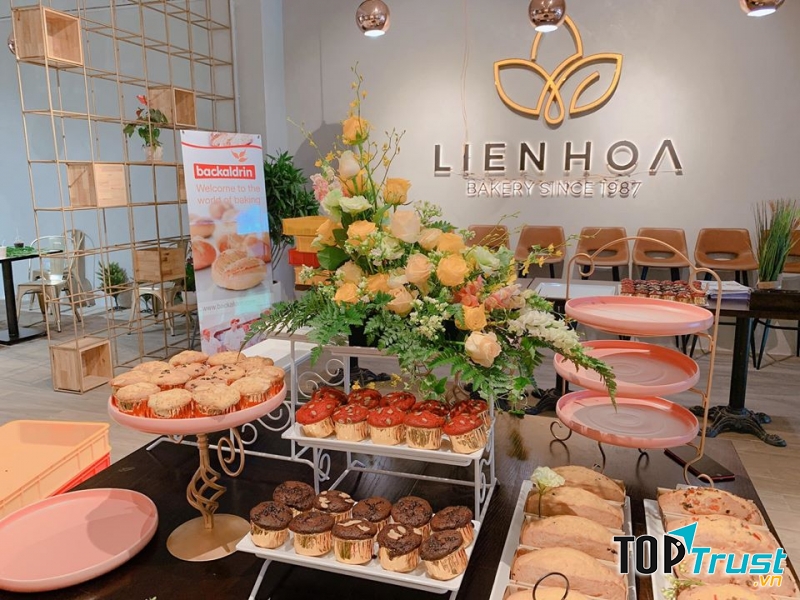 Liên Hoa Bakery & Restaurant