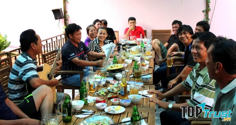 Liên hoan vui chơi cùng những người thân yêu