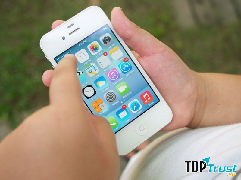 Liên tục kiểm tra tin nhắn