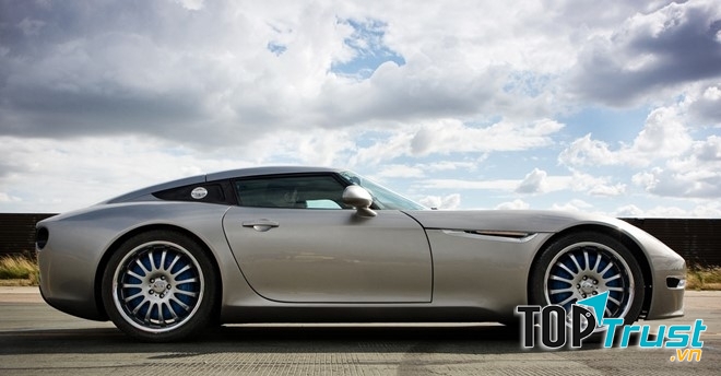 Lightning GT - 300.000 USD