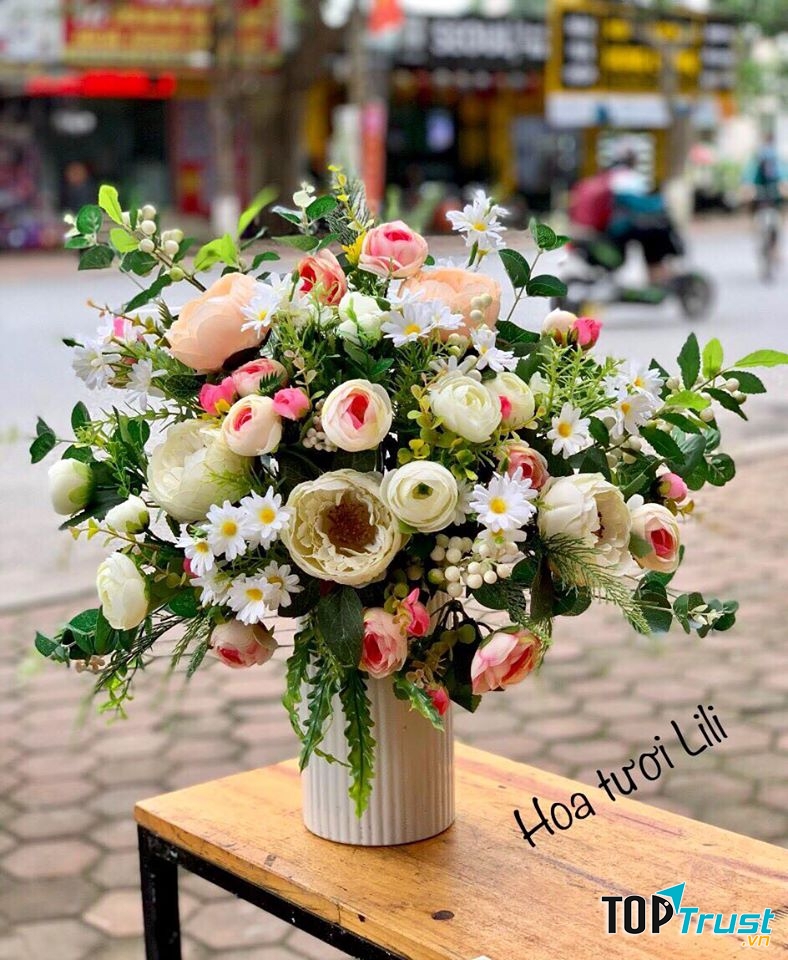Lili Flowers