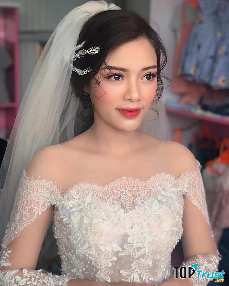 LiLy Makeup & Bridal