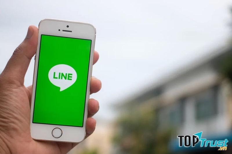 LINE sử dụng trên điên thoại gửi tin nhắn nhanh chóng hơn