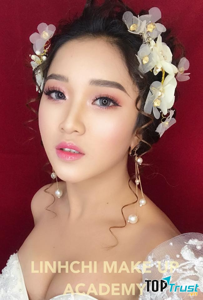 Linh Chi Make Up & Academy