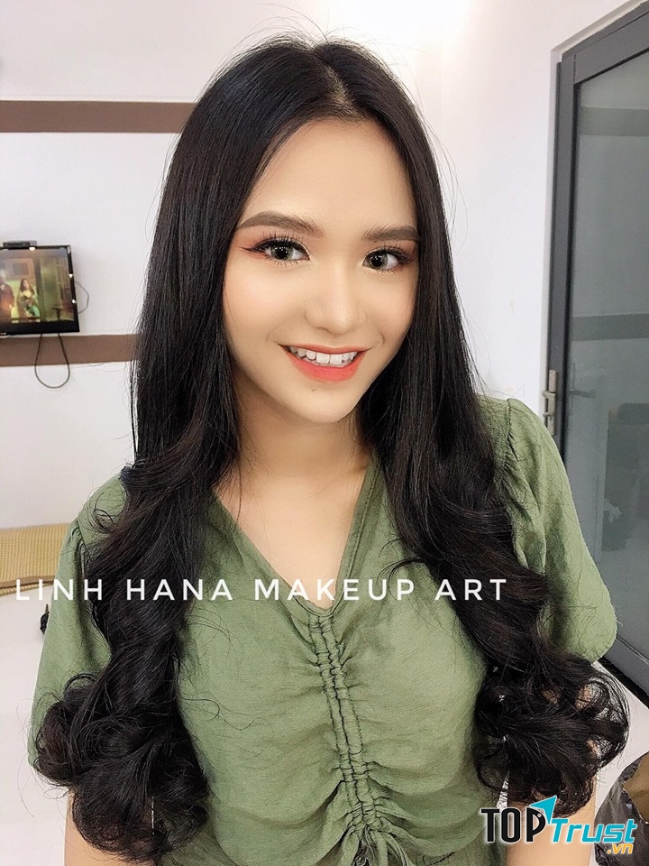 Linh Hana Makeup