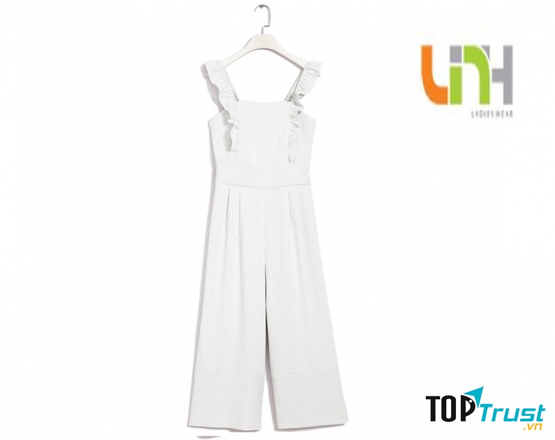 Các sản phẩm jumpsuit và playsuit tại Linh House chủ yếu là hàng VNXK