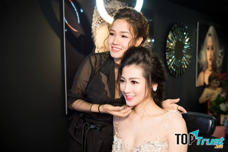 Make up theo kiểu Hàn hay khỏe khoắn đúng chất Tây Âu