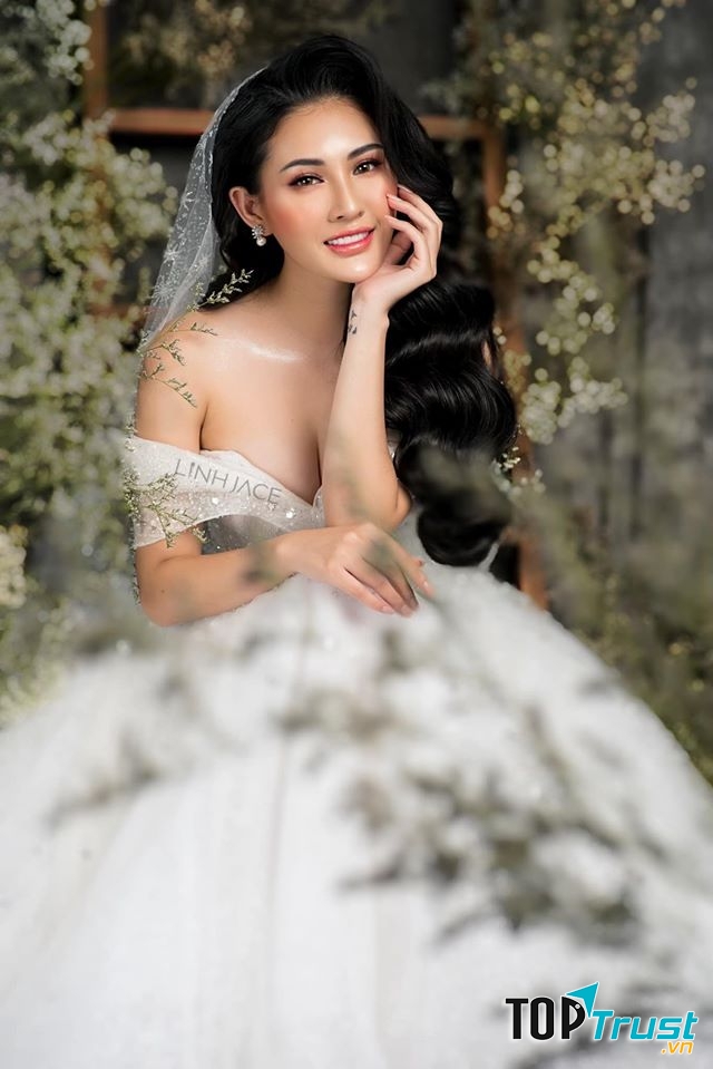 Linh Jace Make Up Store