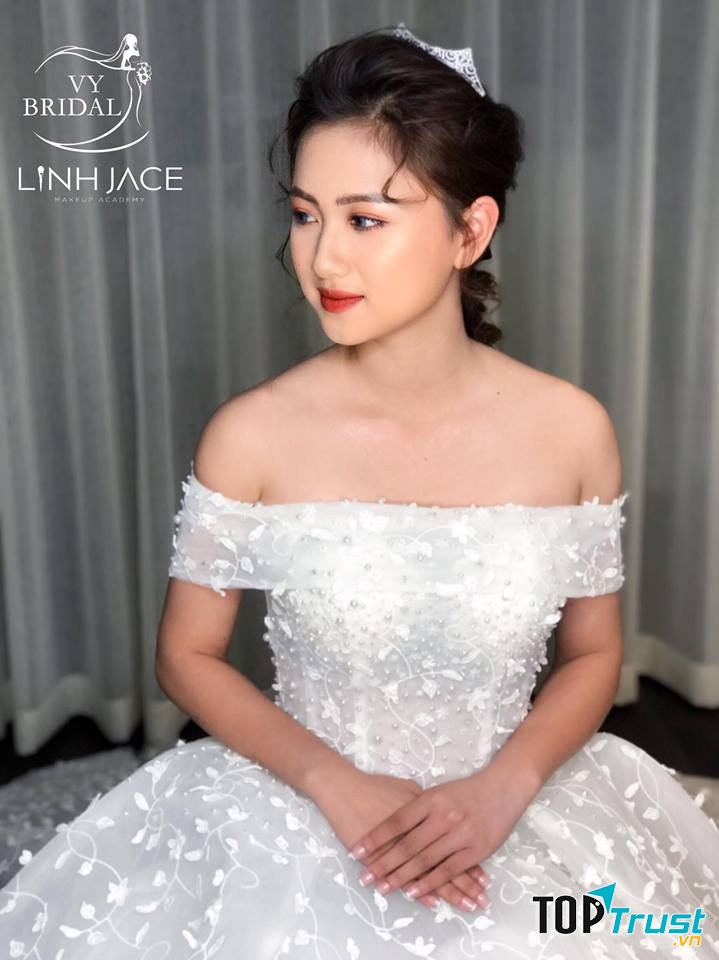 Linh Jace Makeup Store