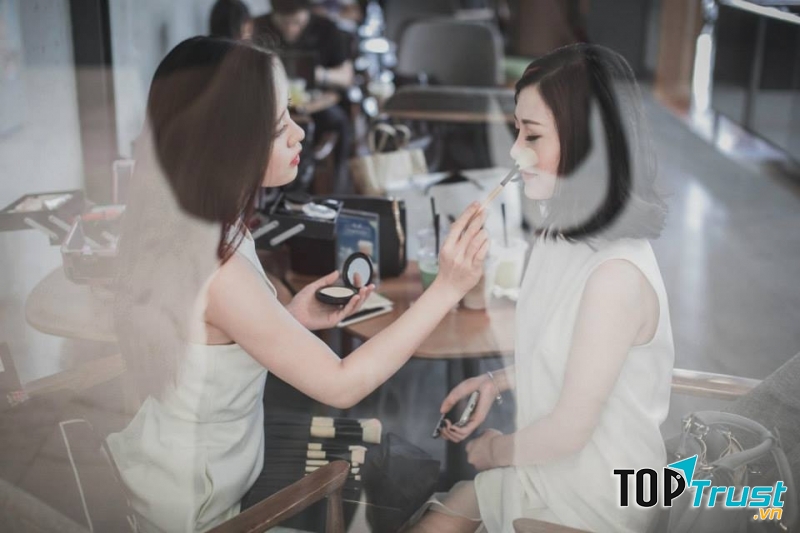 Một khóa học bao gồm 5 buổi kèm theo giáo trình chi tiết từ cơ bản đến nâng cao