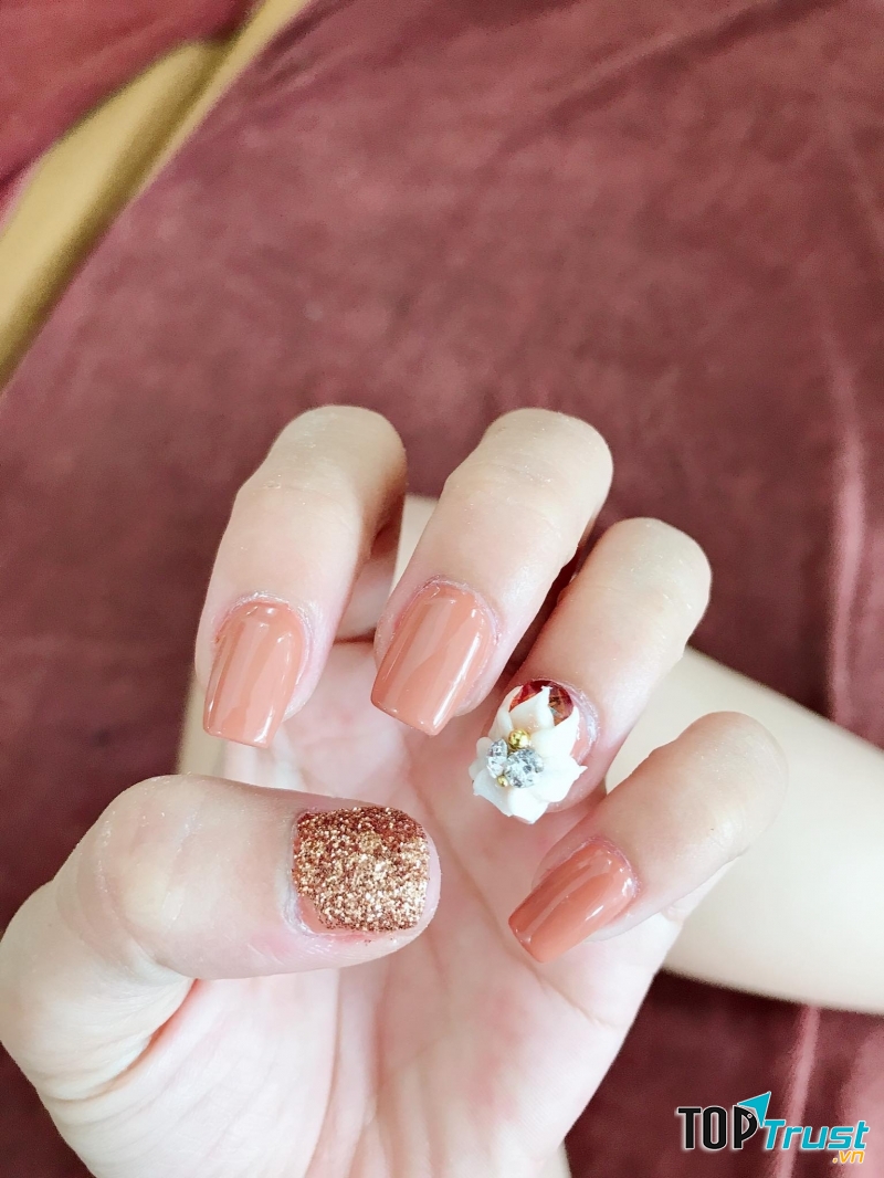 Linh Nails